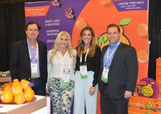 The team of Suntreat/Columbine Vineyards talks about citrus and grapes. From left to right Rick Johnston, Alexandra Cody, Claire Caratan and Seth Wollenman.